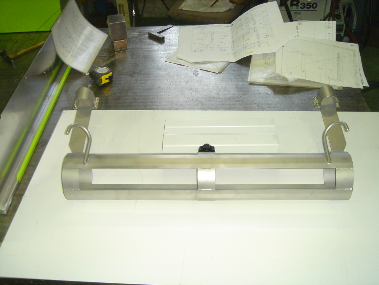 板金加工製品＿ガスボンベホルダー