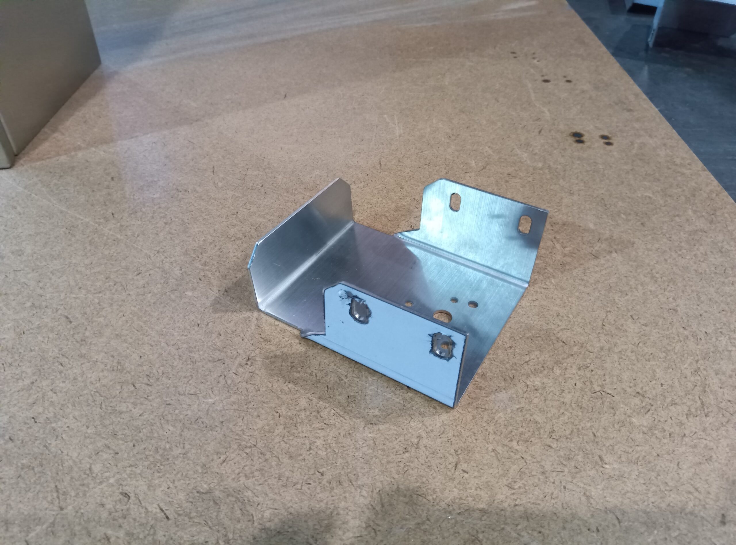 板金加工製品＿取付金具