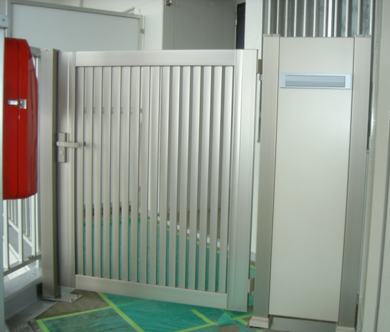 アルミ型材加工＿集合住宅専用部門扉