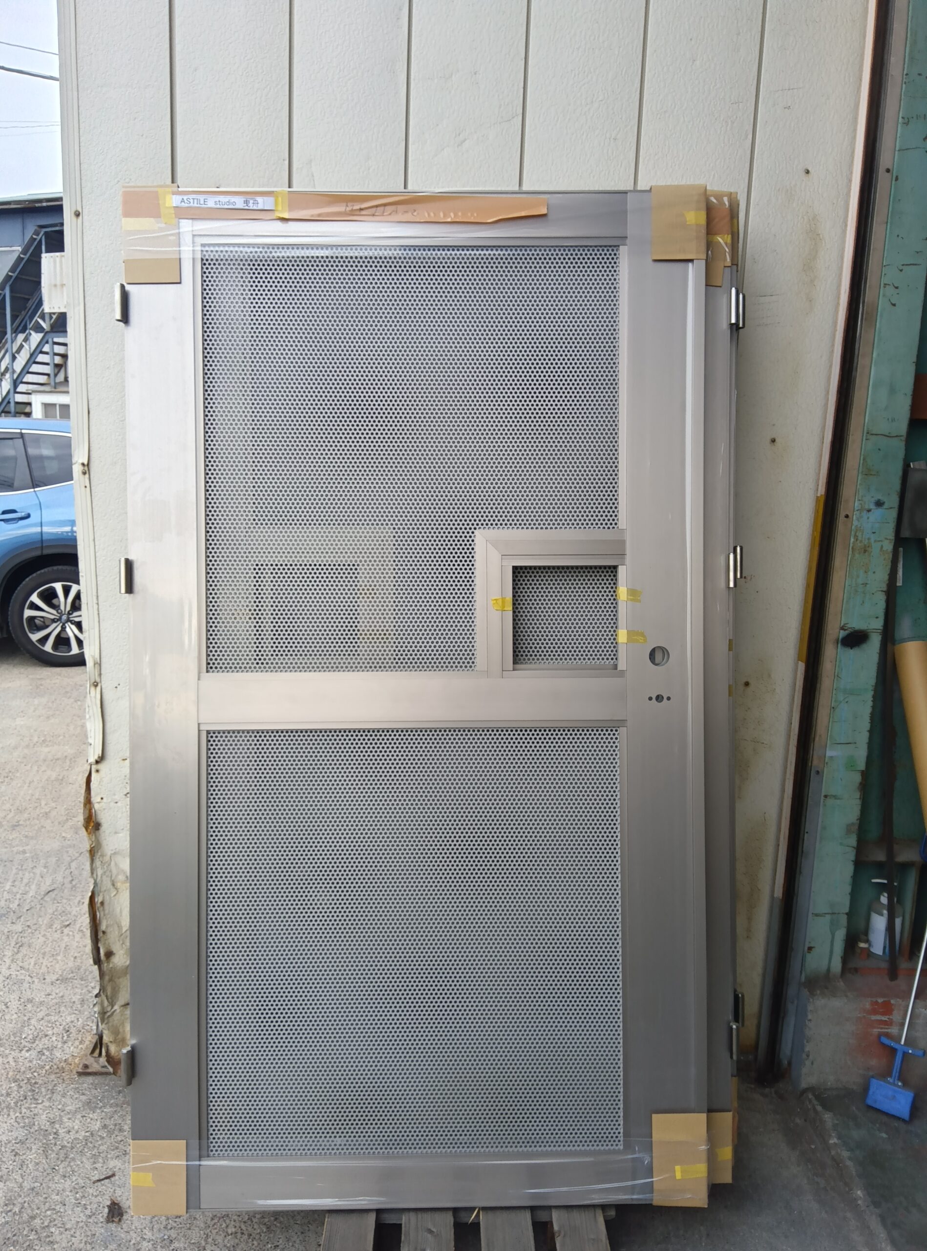 アルミ型材加工＿集合住宅共用部門扉